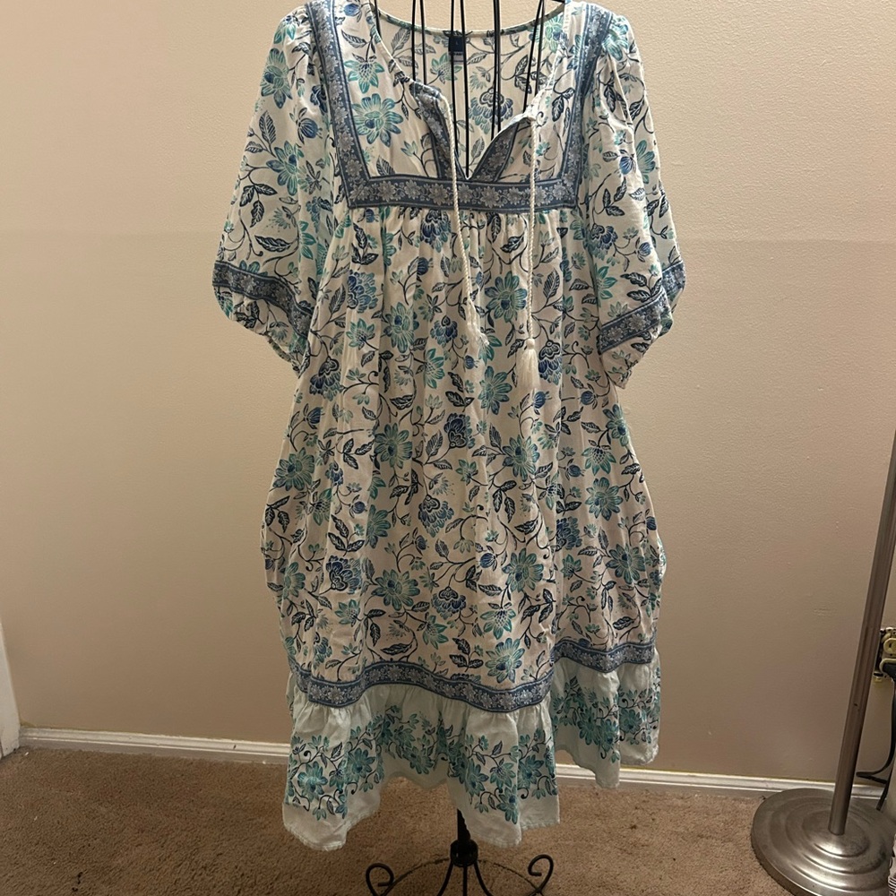 Old Navy Floral Blue and White Dress